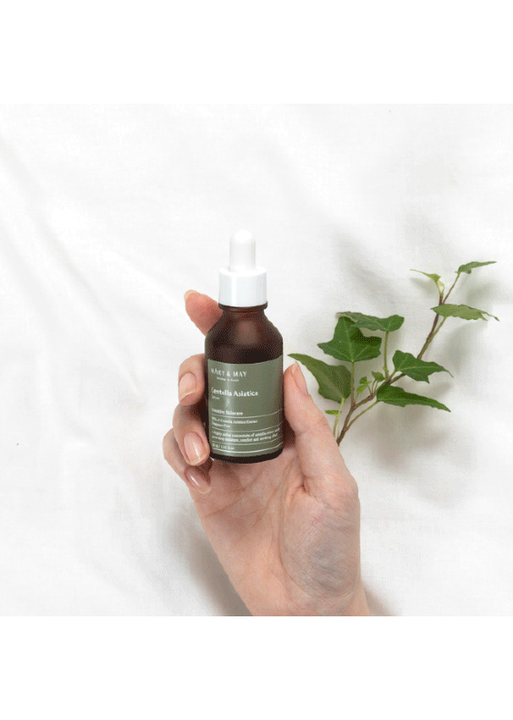 Mary-&-May-Centella-hand