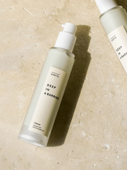 skincare-kbeauty-glowtime-sioris deep in a barrier cream
