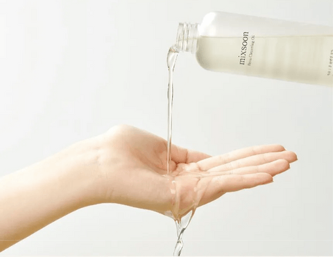 mixsoon-bean-cleansing-oil-hand skincare-kbeauty-glowtime-mixoon bean cleansing oil