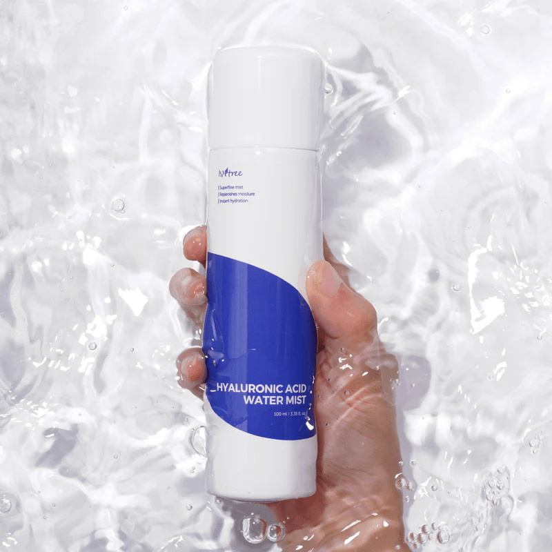 Isntree hyaluronic acid water mist flatlay skincare-kbeauty-glowtime-isntree hyaluronic acid water mist