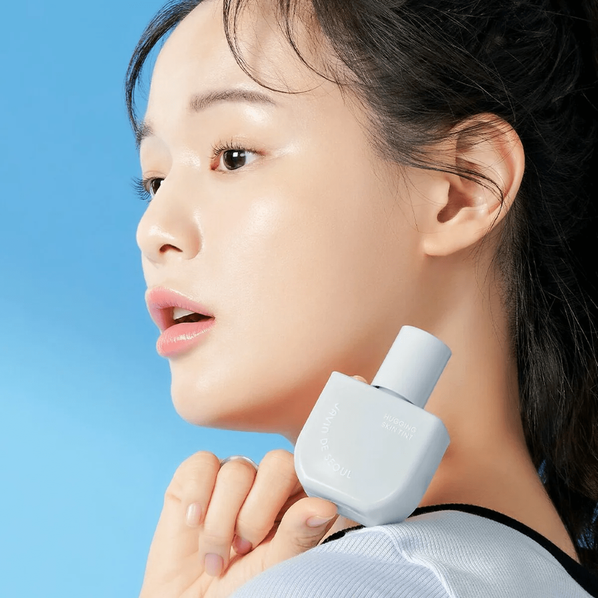 hugging skin tint model skincare-kbeauty-glowtime-janvin de seoul hugging skin tint