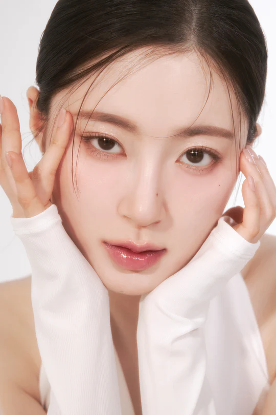 ROM&ND Twinkle Pen Liner 01 Silver Flake 3 skincare-kbeauty-glowtime-rom&nd twinkle pen liner