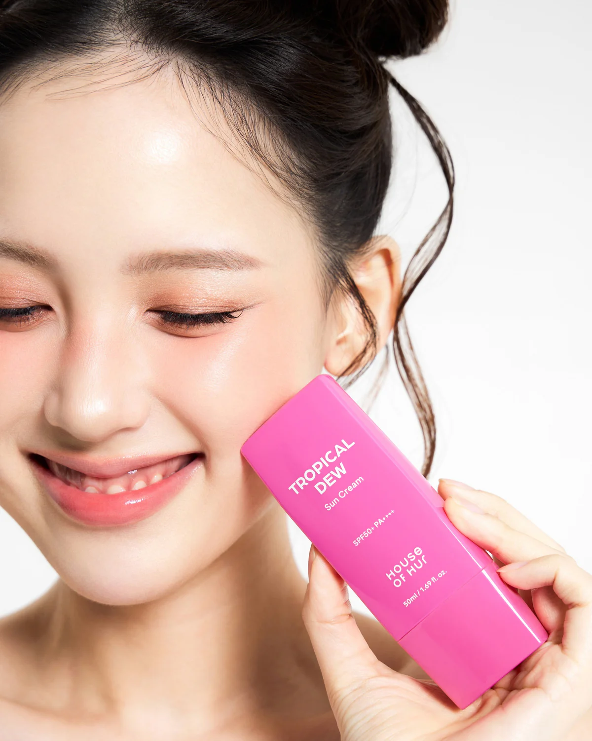 HOUSE OF HUR Tropical Dew Sun Cream 3 skincare-kbeauty-glowtime-house of hur tropical dew sun cream