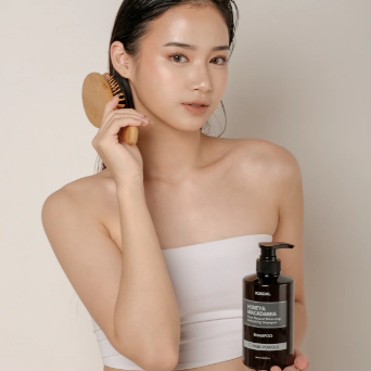 KUNDAL Honey and Macadamia Shampoo Amber Vamilla 3 skincare-kbeauty-glowtime-kundal honey and macadamia Shampoo Amber and vanilla
